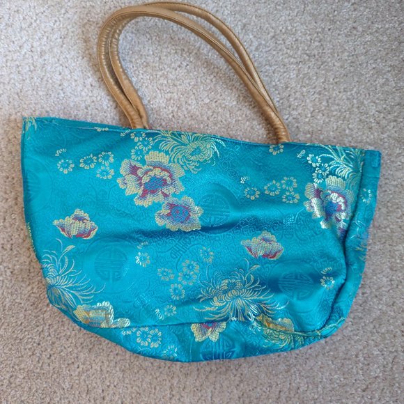 Silk purse - Picture 2 of 3